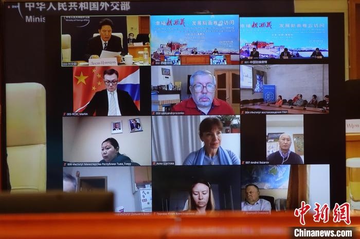 “幸福新西藏、發(fā)展新畫卷”云訪問活動在拉薩、北京、莫斯科等地同時舉行?！∪轿木?攝