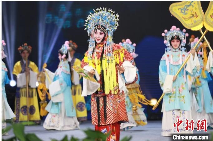 圖為，漢劇《貴妃醉酒》演出現(xiàn)場(chǎng) 武漢文旅局供圖