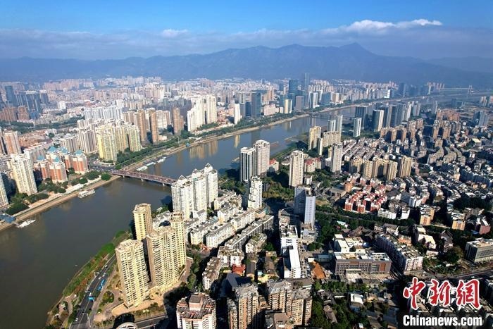 資料圖：城市高樓林立。 <a target='_blank' href='/'>中新社</a>記者 王東明 攝