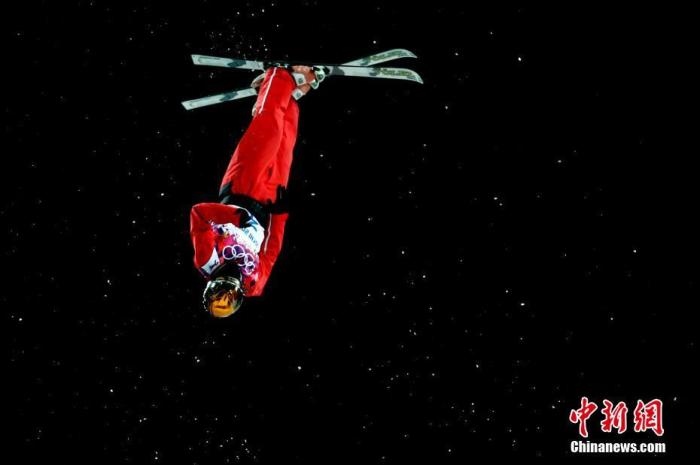 徐夢桃在比賽中。<a target='_blank' href='/'>中新社</a>記者 富田 攝