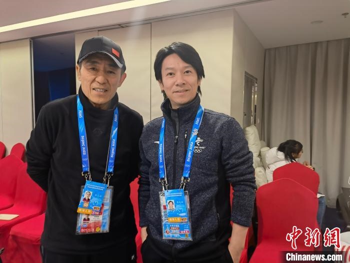 張文海與張藝謀的合影?！埼暮?供圖