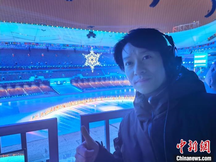 張文海在“鳥巢”內(nèi)?！埼暮?供圖