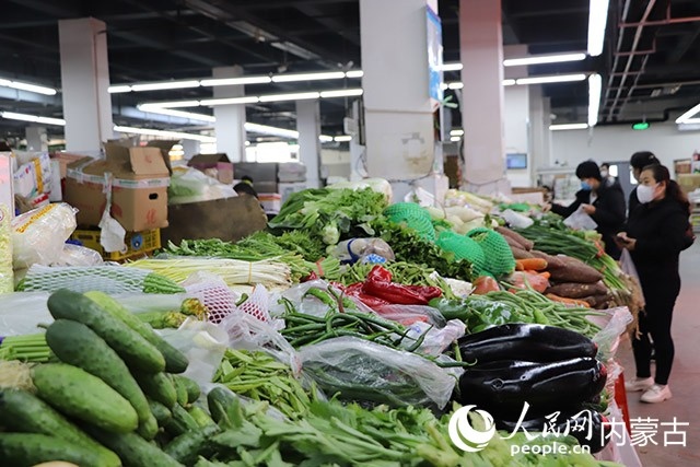 本輪疫情初期的美通農(nóng)產(chǎn)品批發(fā)市場。玉泉區(qū)融媒體中心供圖
