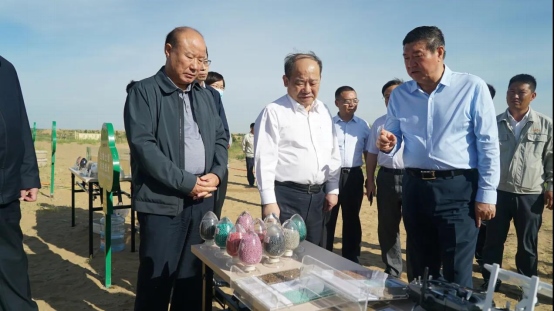 1599443531545355.png 國(guó)家發(fā)改委副主任兼國(guó)家統(tǒng)計(jì)局局長(zhǎng)寧吉喆在庫(kù)布其考察調(diào)研448.png