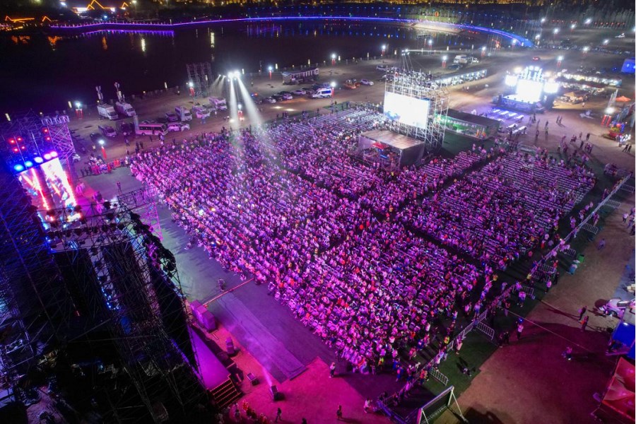 “如七而遇 相思烏?！边@場(chǎng)七夕主題音樂會(huì)甜出圈137.png