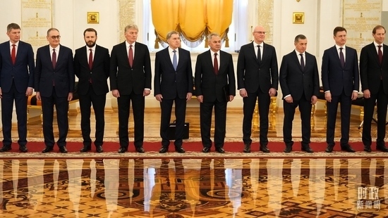  △參加歡迎儀式的俄方代表。（總臺國廣記者李晉拍攝）