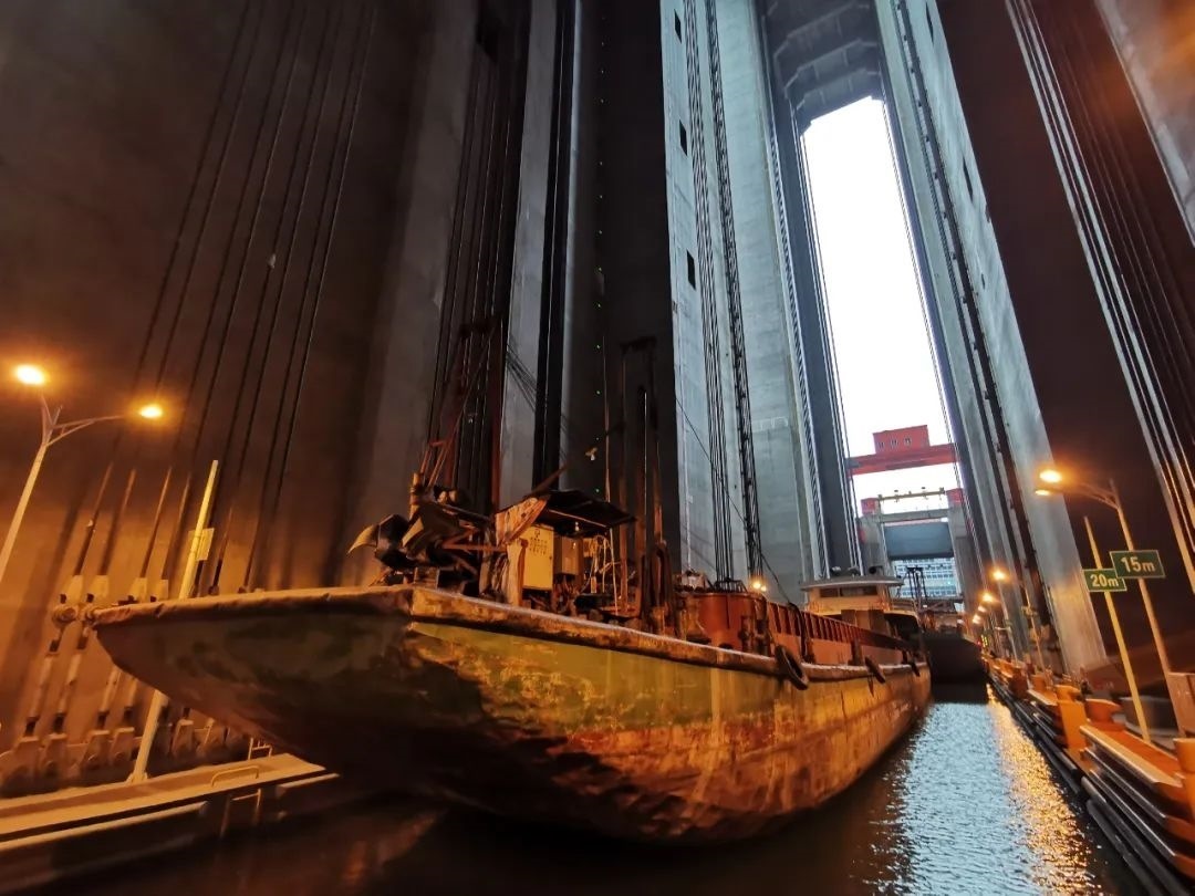 向家壩升船機船廂。鄭慶攝