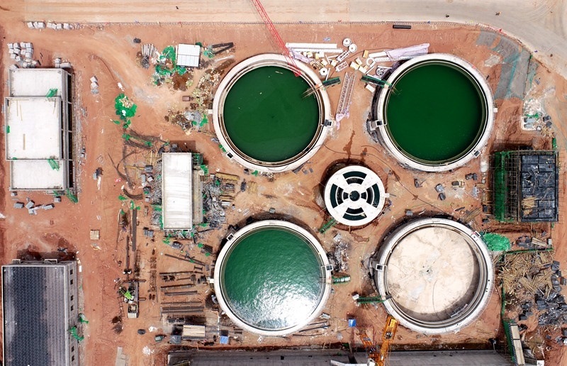 污水處理廠及水資源再生利用項目沉淀池。受訪者供圖