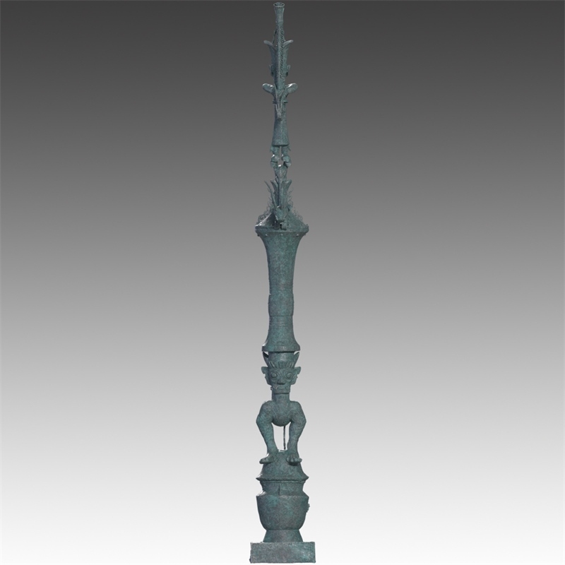 銅罍座倒立鳥足頂尊神像。四川省文物考古研究院供圖