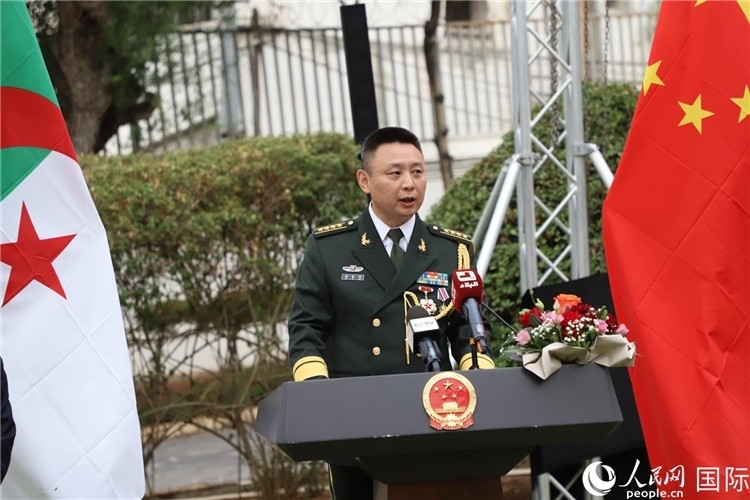 圖為胡璽鈞武官致辭。人民網(wǎng)記者 王傳寶攝