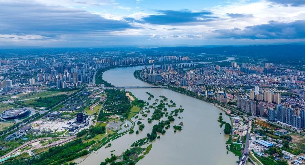 陜西省漢中市漢江兩岸景色。新華社發(fā)（李偉 攝）