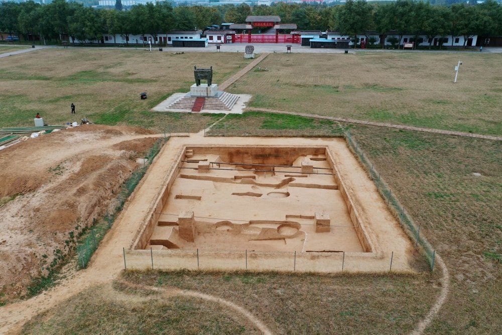 2022年河南安陽市殷墟商王陵區(qū)第三地點(diǎn)發(fā)掘現(xiàn)場(chǎng)（資料照片）。新華社發(fā)