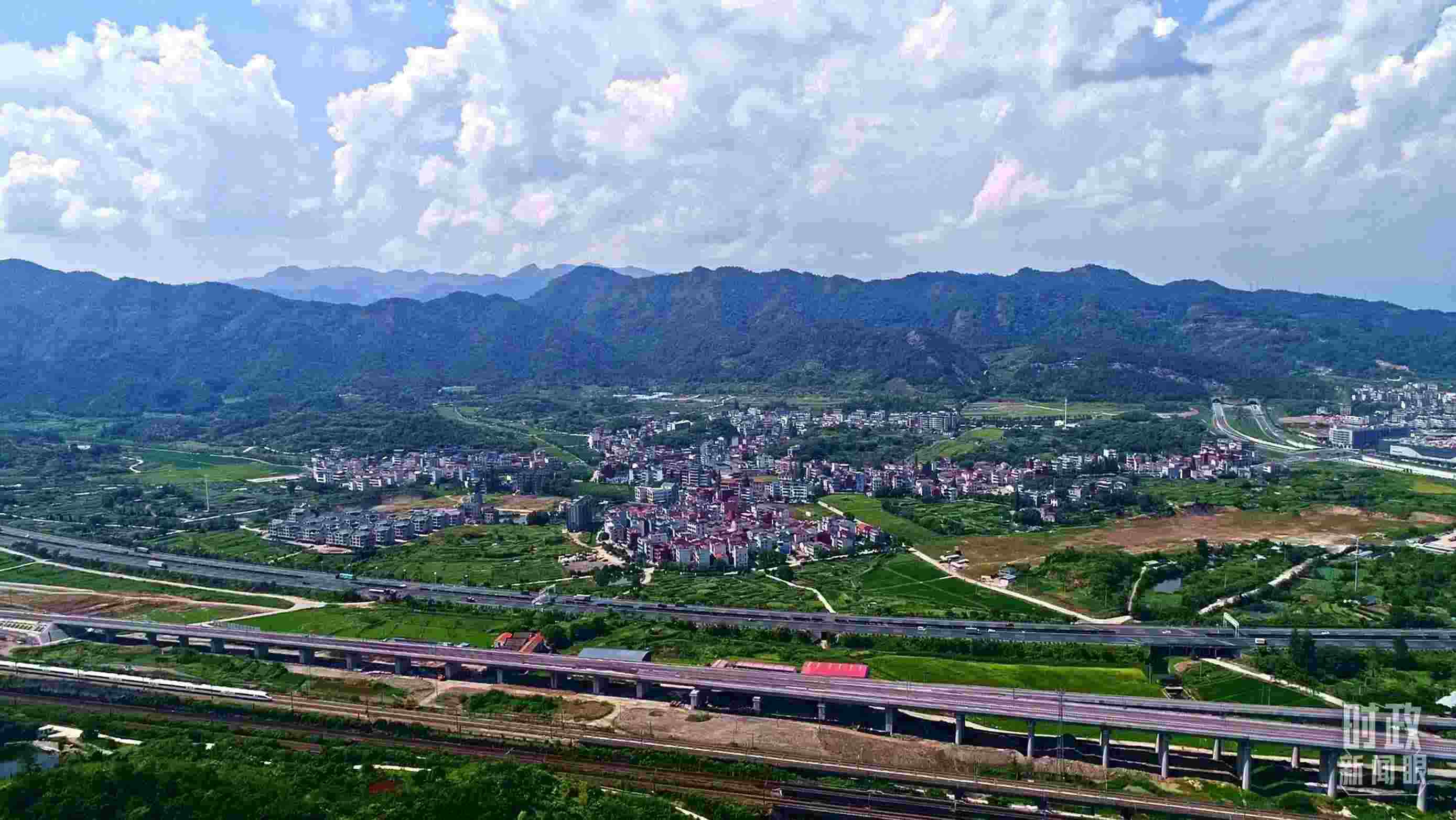 △李祖村航拍。（總臺央視記者范凱拍攝）