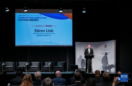 9月21日，在德國杜伊斯堡，杜伊斯堡市市長澤倫·林克出席2023新絲路物流論壇并致辭。新華社記者 張帆 攝