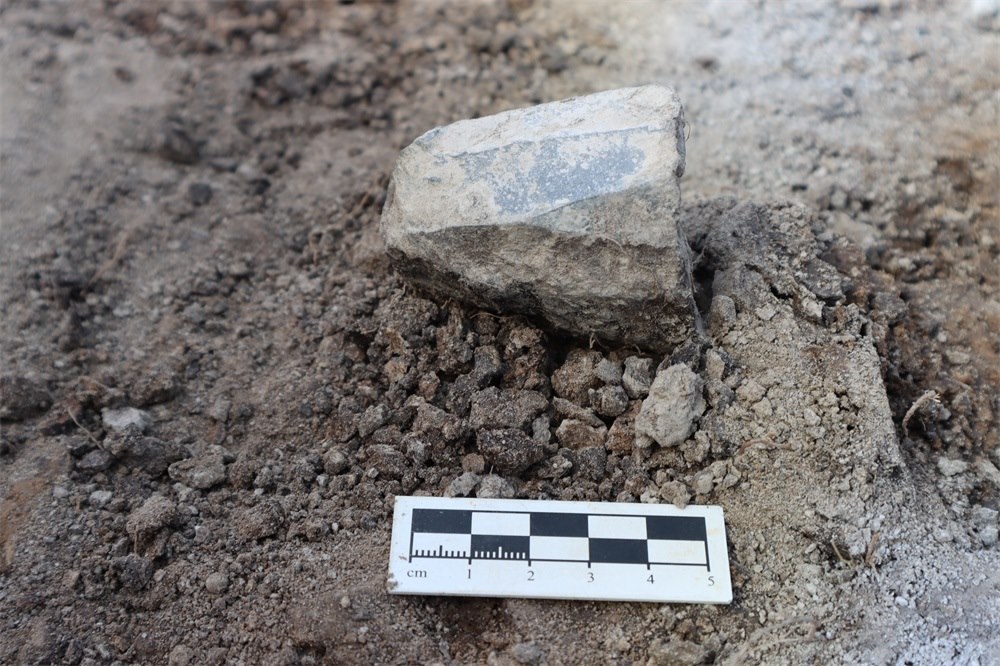 石葉石核出土場景。國家文物局供圖