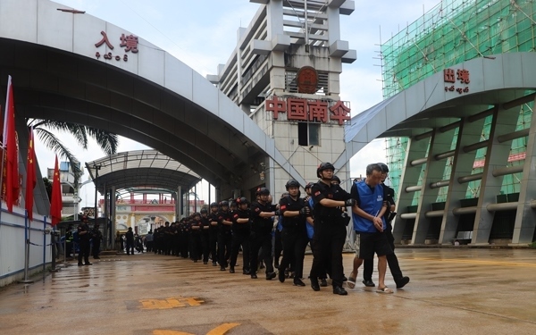 移交現(xiàn)場(chǎng)。公安部供圖