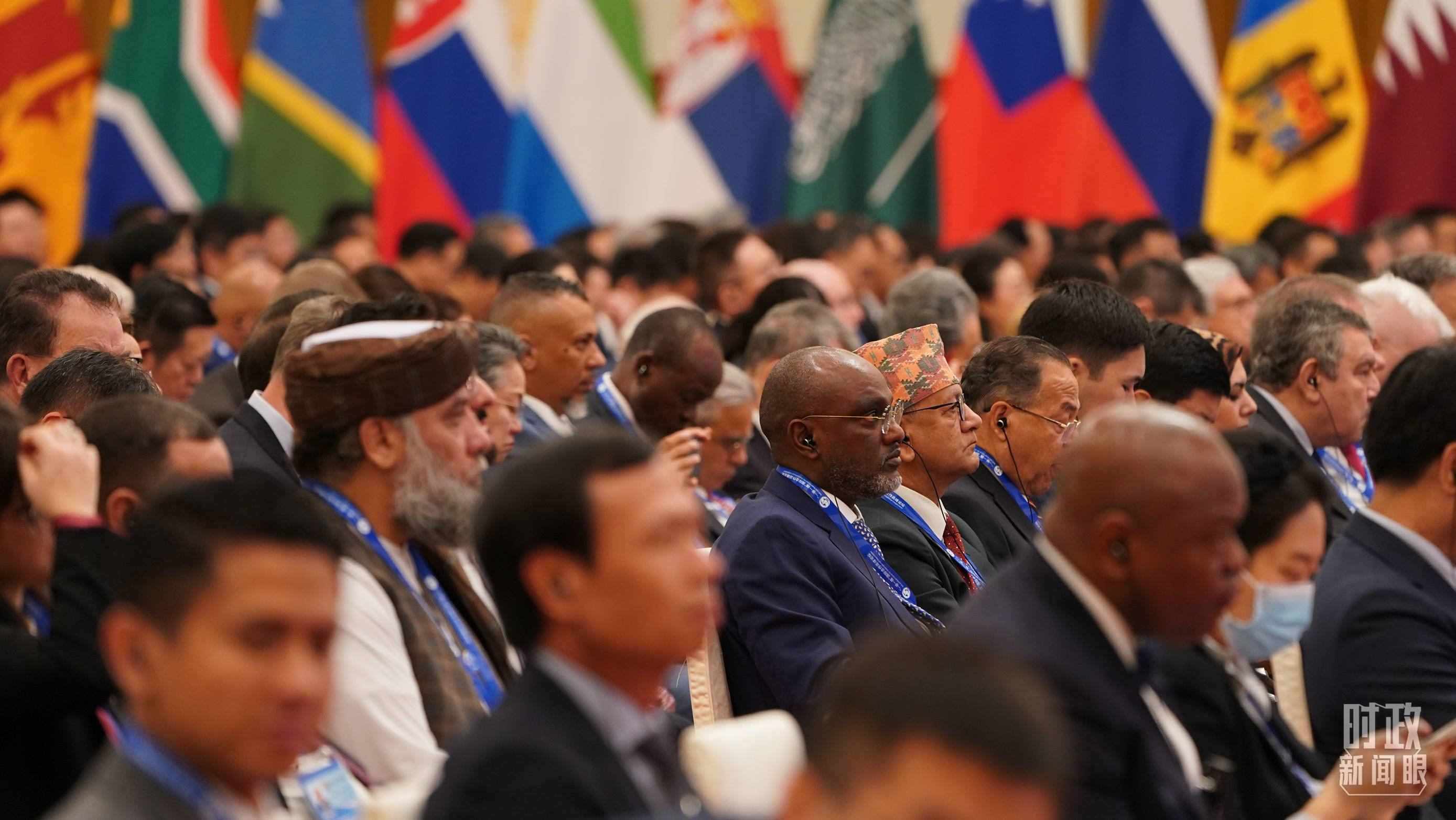 △開幕式現(xiàn)場的與會(huì)嘉賓。（總臺(tái)國廣記者李晉拍攝）