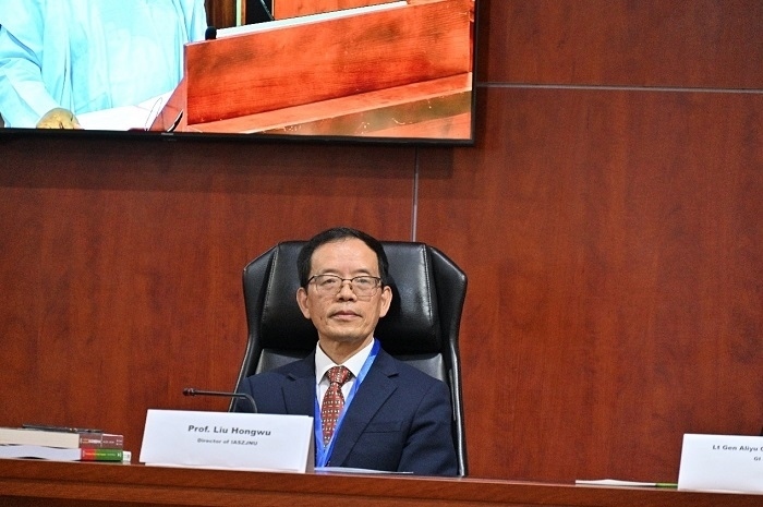 浙江師范大學(xué)非洲研究院院長(zhǎng)劉鴻武作會(huì)議總結(jié)。浙江師范大學(xué)非洲研究院供圖