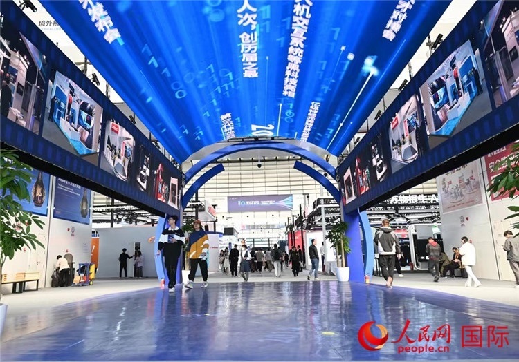 11月7日上午，2023年世界互聯(lián)網(wǎng)大會“互聯(lián)網(wǎng)之光”博覽會在浙江烏鎮(zhèn)開幕。人民網(wǎng)記者 葉賓得攝