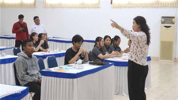 巴陵康孔子學院外方院長普拉巴介紹孔子學院情況。主辦方供圖