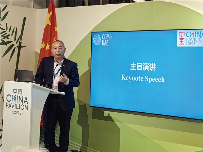 晶澳太陽能科技股份有限公司高級副總裁孫廣彬發(fā)言。COP28中國角供圖