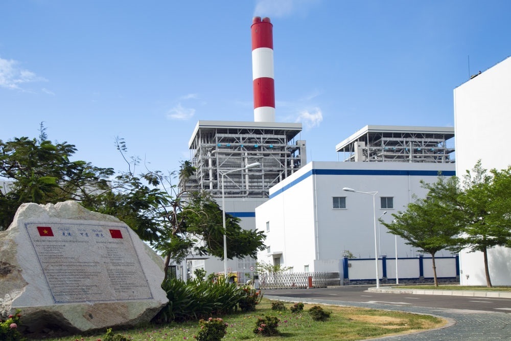 這是2021年3月24日在越南平順省拍攝的越南永新燃煤電廠一期BOT項(xiàng)目廠區(qū)。新華社發(fā)（南方電網(wǎng)越南永新公司供圖）