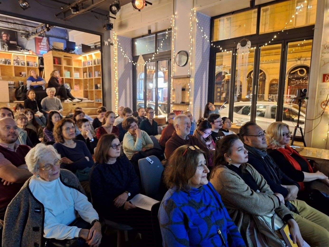 活動(dòng)吸引了40余位當(dāng)?shù)厥忻駞⑴c。摩爾多瓦尼·巴爾納巴斯攝