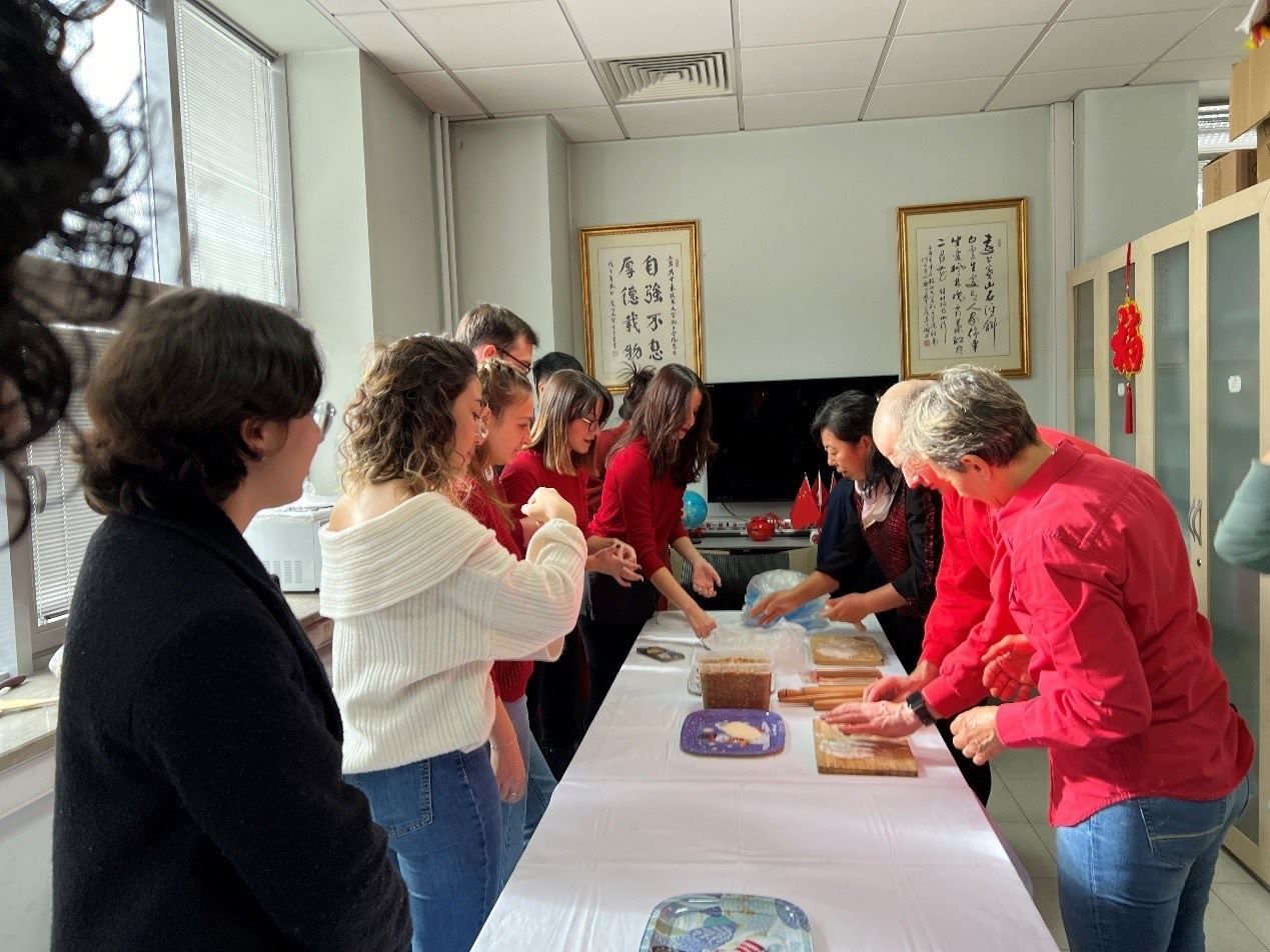 餃子工作坊現(xiàn)場(chǎng)。中東技術(shù)大學(xué)孔院供圖
