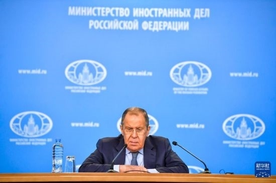 1月18日，在俄羅斯首都莫斯科，俄羅斯外長拉夫羅夫回答記者提問。新華社發(fā)（亞歷山大攝）