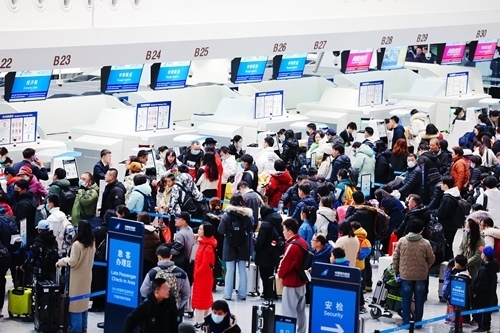 2024年春運首日，大興機(jī)場預(yù)計保障進(jìn)出港旅客13.59萬人次。大興機(jī)場供圖