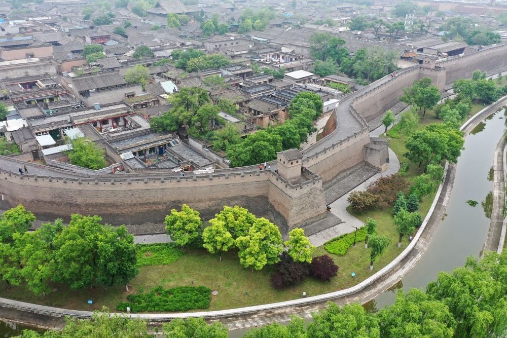 平遙古城一角（2023年5月30日攝，無人機(jī)照片）。新華社記者 詹彥 攝
