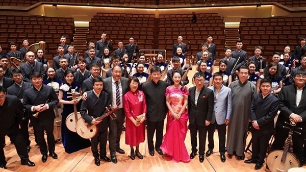 “”天地永樂·中國節(jié)“”音樂會演出人員合影。中國駐德國大使館供圖