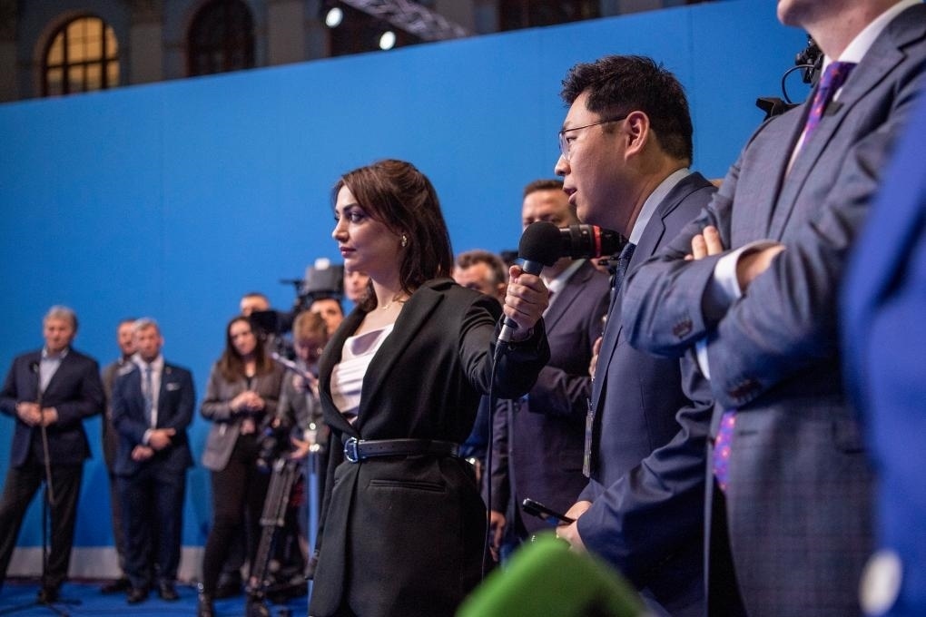 3月18日，在俄羅斯首都莫斯科，新華社記者向俄總統(tǒng)普京提問。新華社記者曹陽攝