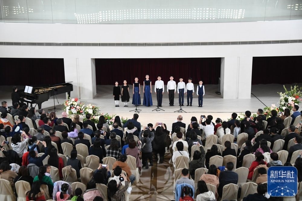 3月21日，金融街童聲合唱團(tuán)在音樂會(huì)上演出。新華社記者 任超 攝