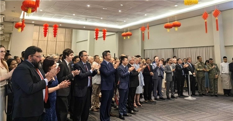 當(dāng)?shù)貢r(shí)間3月27日，中國駐累西腓新任總領(lǐng)事蘭和平舉行到任招待會。圖為招待會現(xiàn)場。中國駐累西腓總領(lǐng)事館供圖