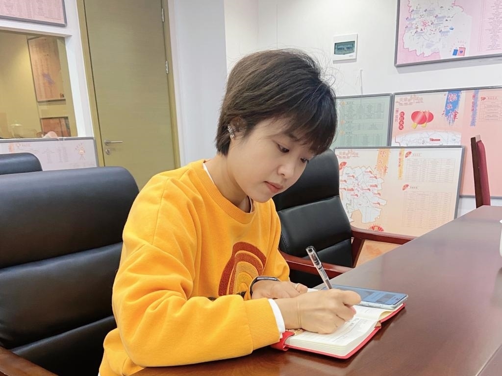 武麗潔在工作中。新華社發(fā)