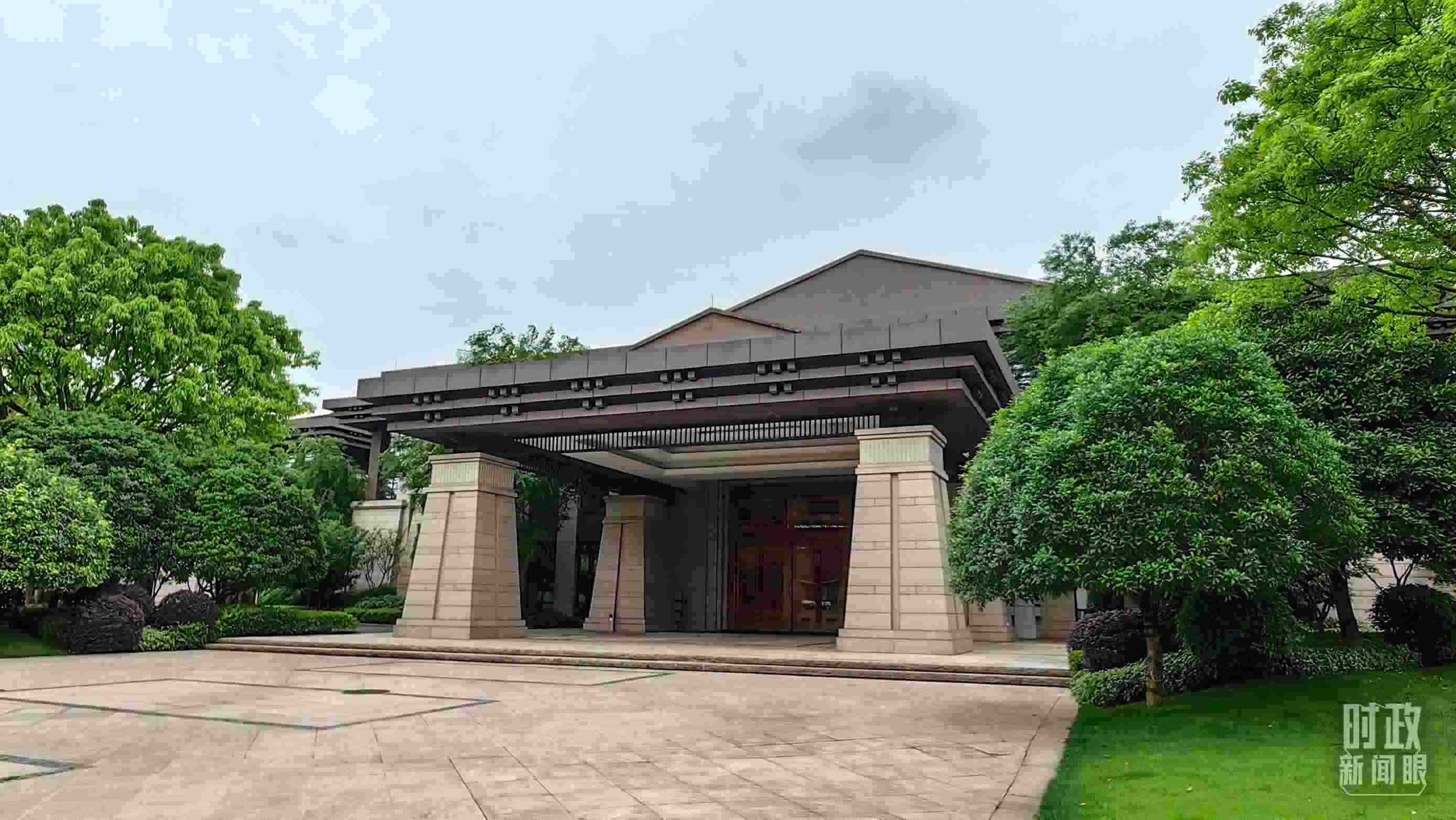 △重慶市渝州賓館，新時代推動西部大開發(fā)座談會在這里召開。（總臺央視記者段德文拍攝）