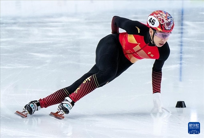 2024年2月18日，第十四屆全國冬季運動會短道速滑（公開組）男子1000米決賽，孫龍奪得冠軍，圖為吉林隊選手孫龍在比賽中。新華社記者 李博 攝
