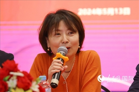 陜西省歸國華僑聯(lián)合會黨組成員、副主席兼秘書長尚小紅在座談會上致辭。人民網(wǎng)記者 陳海琪攝