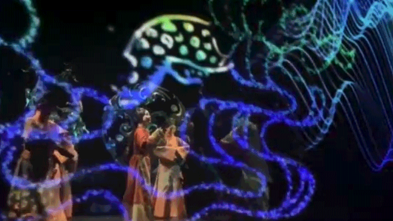 馬王堆復(fù)原動(dòng)態(tài)展《一念·辛追夢(mèng)》以多媒體視覺(jué)影像，為觀眾提供沉浸式視聽(tīng)感受。