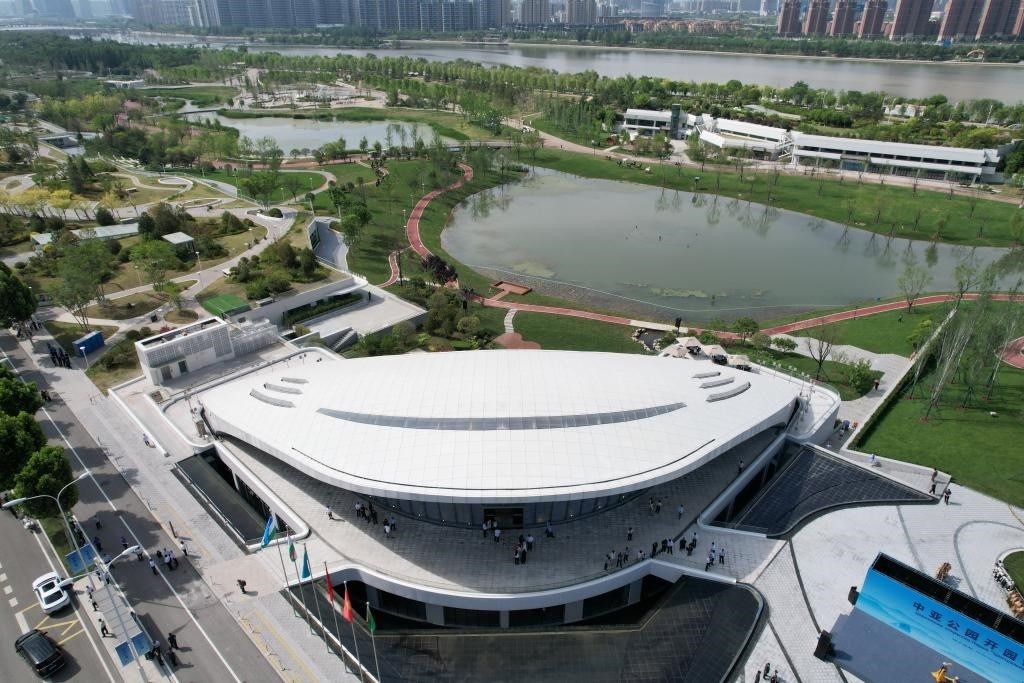 這是位于西安的中亞公園航拍畫(huà)面。新華社記者付瑞霞 攝