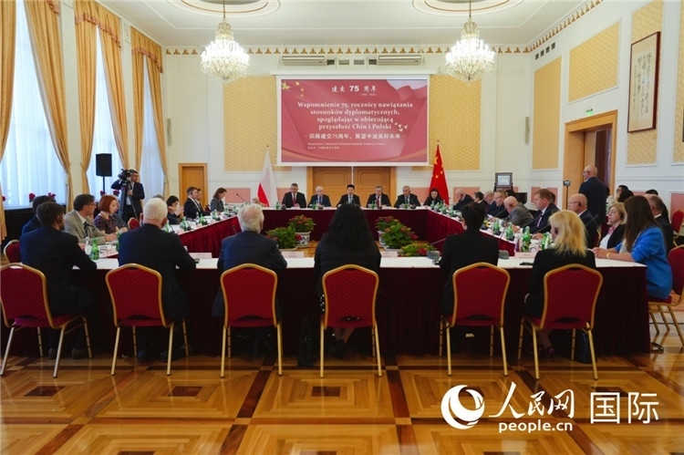 圖為座談會現(xiàn)場。 人民網(wǎng)記者 李增偉 攝