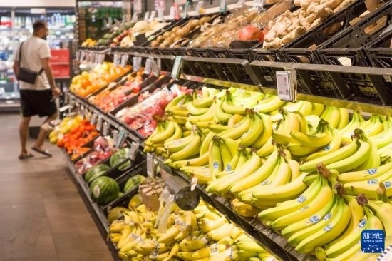 5月24日，顧客在德國柏林一家超市購物。新華社記者 任鵬飛 攝