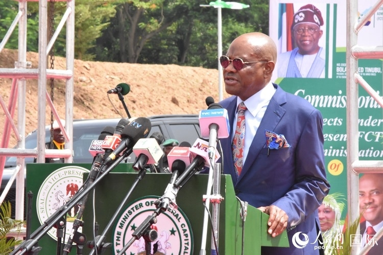 尼日利亞阿布賈首都地區(qū)部部長(zhǎng)威克致辭。人民網(wǎng)記者 姜宣攝