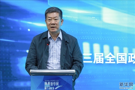 中國版權(quán)協(xié)會理事長、第十三屆全國政協(xié)文化文史和學(xué)習委員會副主任、新聞出版總署原副署長、國家版權(quán)局原副局長閻曉宏現(xiàn)場致辭