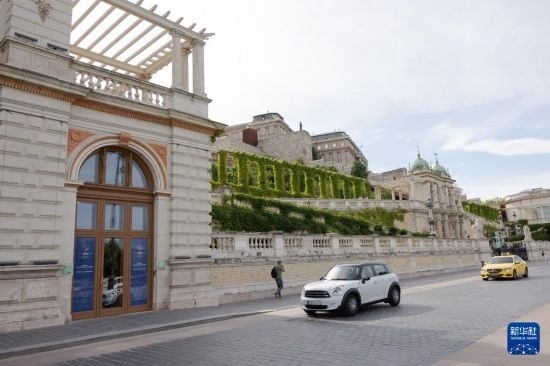 這是7月1日在匈牙利布達(dá)佩斯拍攝的匈牙利作為歐盟輪值主席國舉辦系列活動的場地外景。新華社發(fā)（弗爾季·奧蒂洛攝）