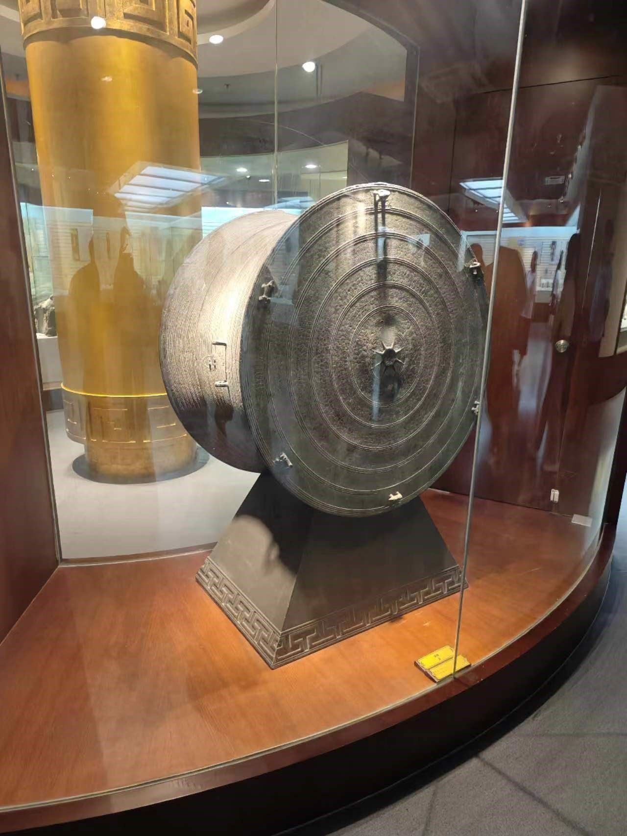 有西南元素的漢代銅鼓。人民網(wǎng)記者 黃鈺攝