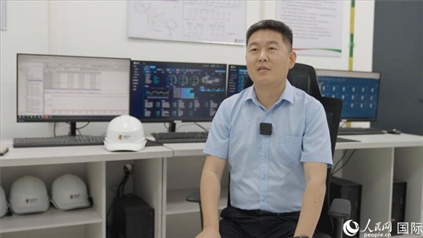 哈薩克斯坦能源投資公司副總經(jīng)理、總工程師張亮在接受人民網(wǎng)記者采訪。 人民網(wǎng)記者 葛泰佚攝