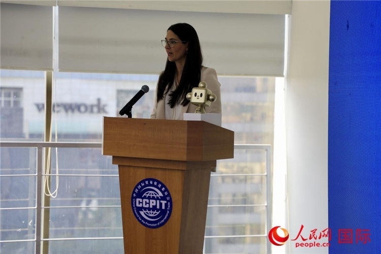 墨西哥外貿(mào)、投資和技術(shù)委員會(huì)總經(jīng)理蘇珊娜·杜克發(fā)表講話。人民網(wǎng) 埃內(nèi)斯托·多明戈斯攝