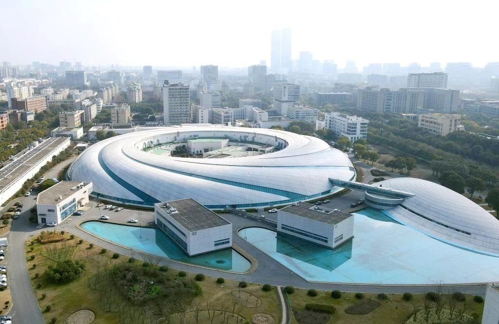 從一扇“門”、一座“城”、兩張“網(wǎng)”，看浦東新區(qū)改革常新